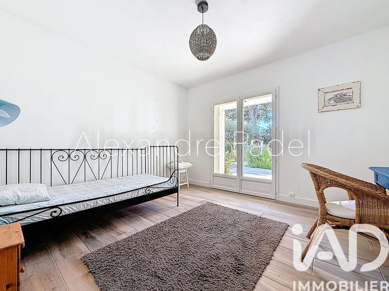 Maison - 270 m² - 10 pièces