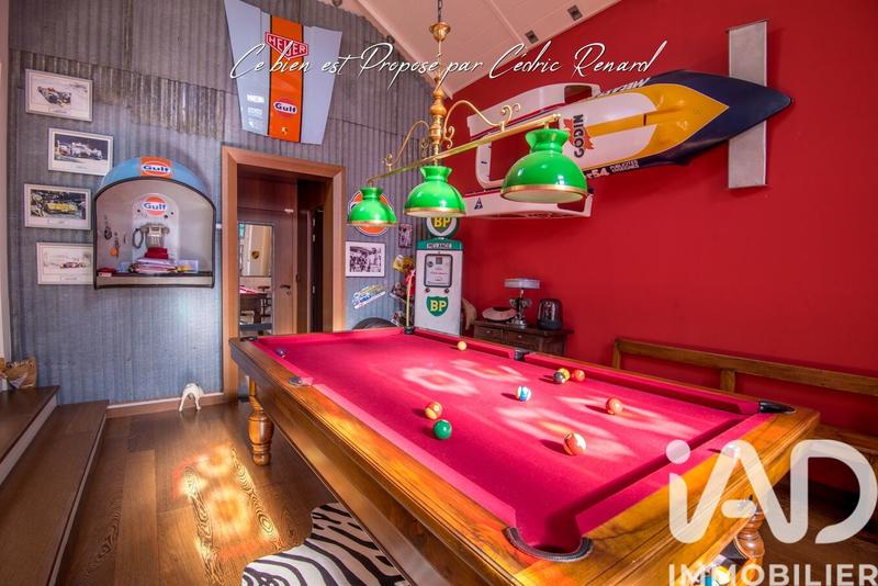 Maison - 225 m² - 10 pièces