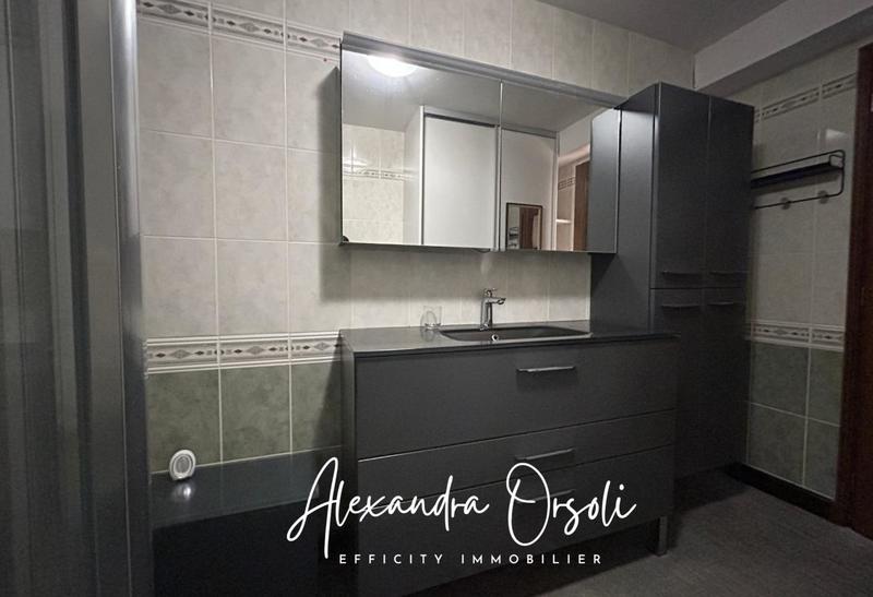 Maison - 264 m² - 9 pièces