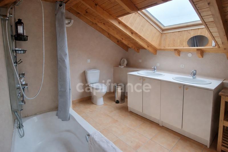 Maison - 340 m² - 16 pièces
