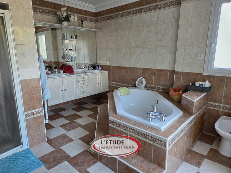 Maison - 150 m² - 5 pièces