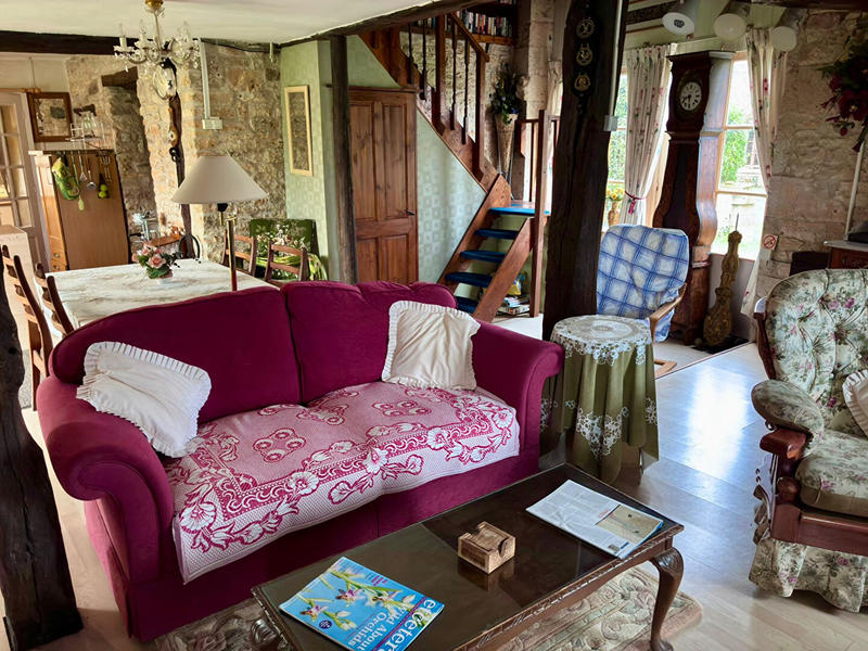 Maison - 360 m² - 13 pièces