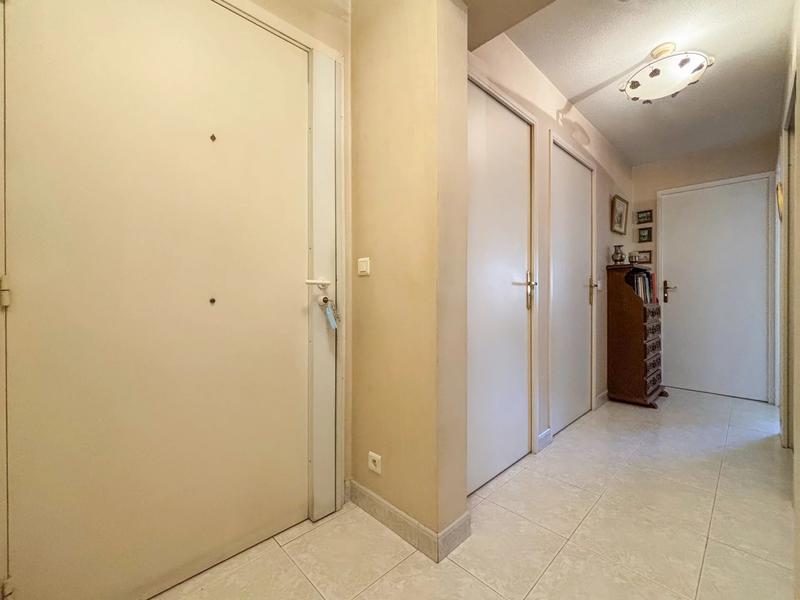 Appartement - 99 m² - 4 pièces