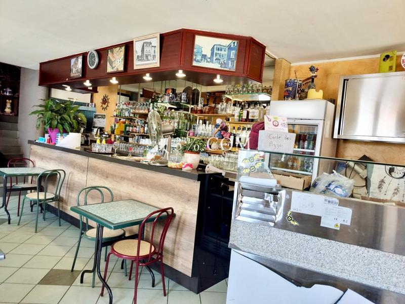 Local commercial - 225 m² - 6 pièces