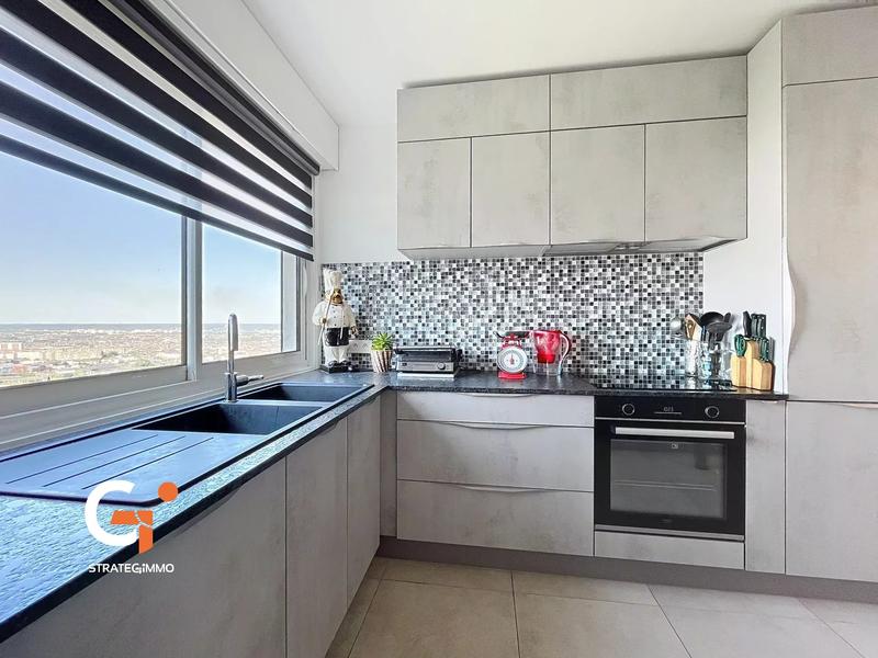 Appartement - 100 m² - 4 pièces