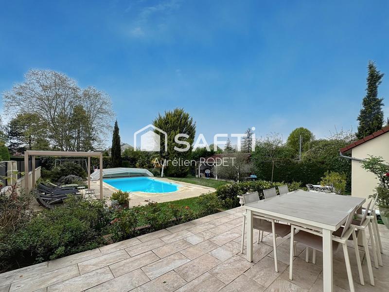 Maison - 153 m² - 9 pièces