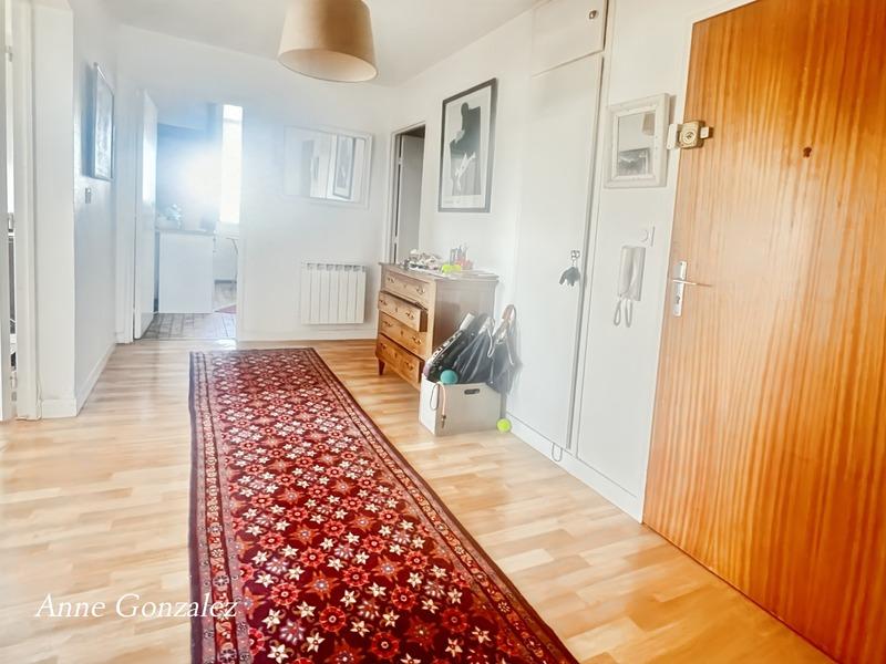 Appartement - 107 m² - 6 pièces