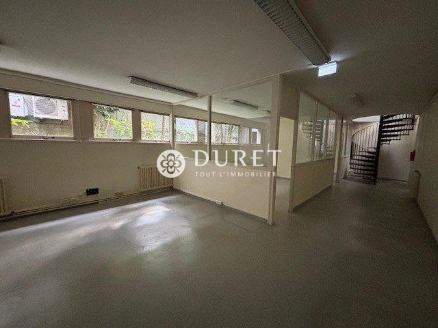 Bureau - 517 m²