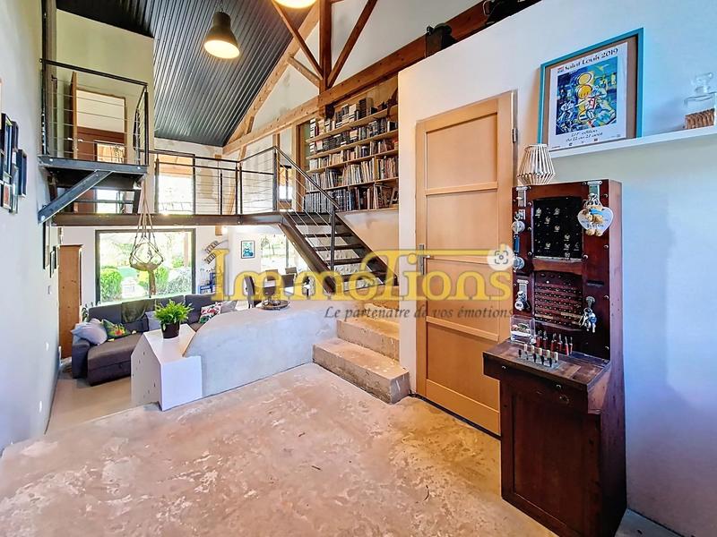 Maison - 217 m² - 9 pièces