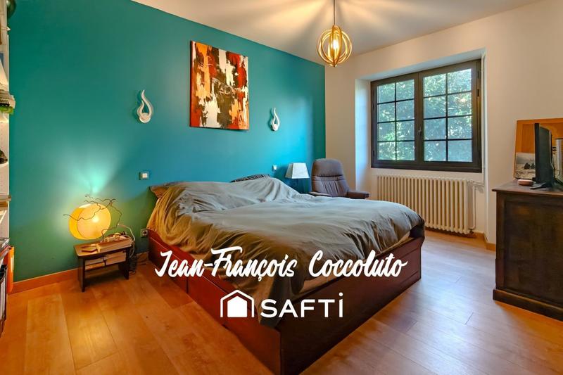 Maison - 218 m² - 6 pièces