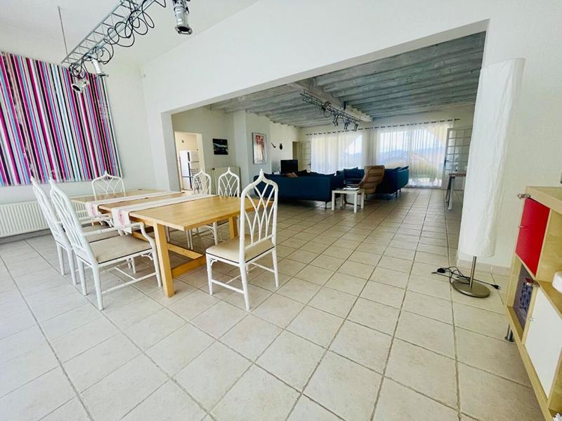 Maison - 166 m² - 5 pièces