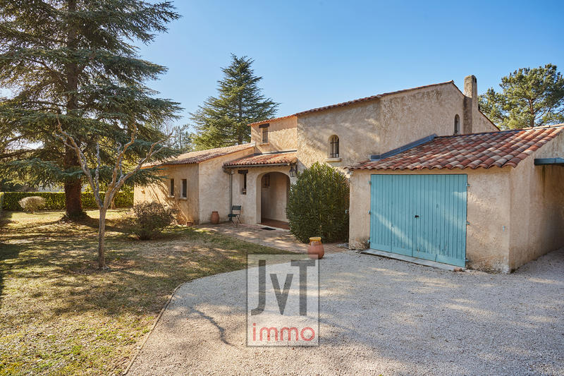 Villa - 200 m² - 7 pièces