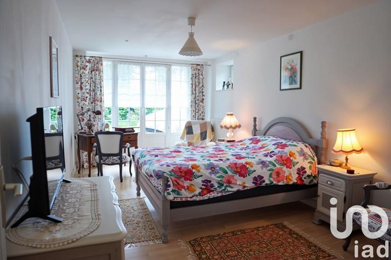 Maison - 168 m² - 8 pièces