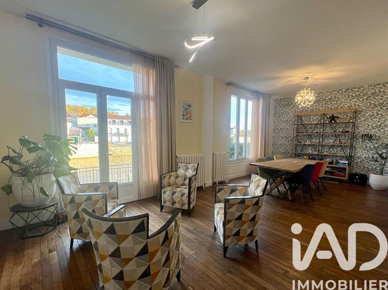 Maison - 244 m² - 9 pièces