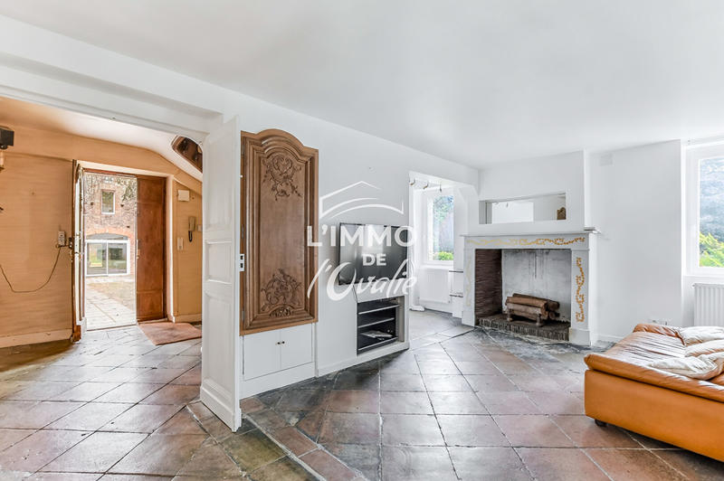 Demeure - 1 000 m² - 21 pièces