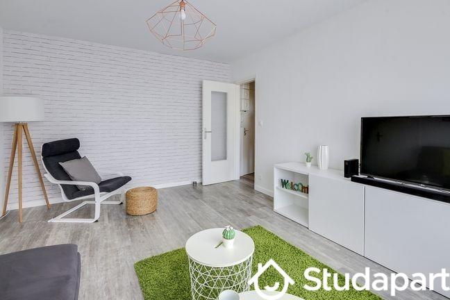 Chambre - 9 m² - 1 pièce