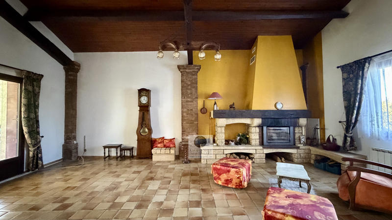 Maison - 208 m² - 7 pièces