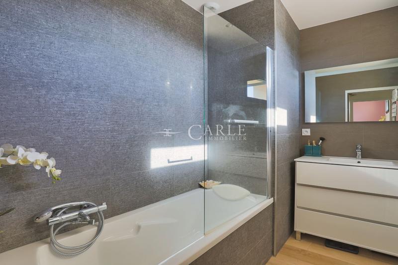 Villa - 197 m² - 7 pièces