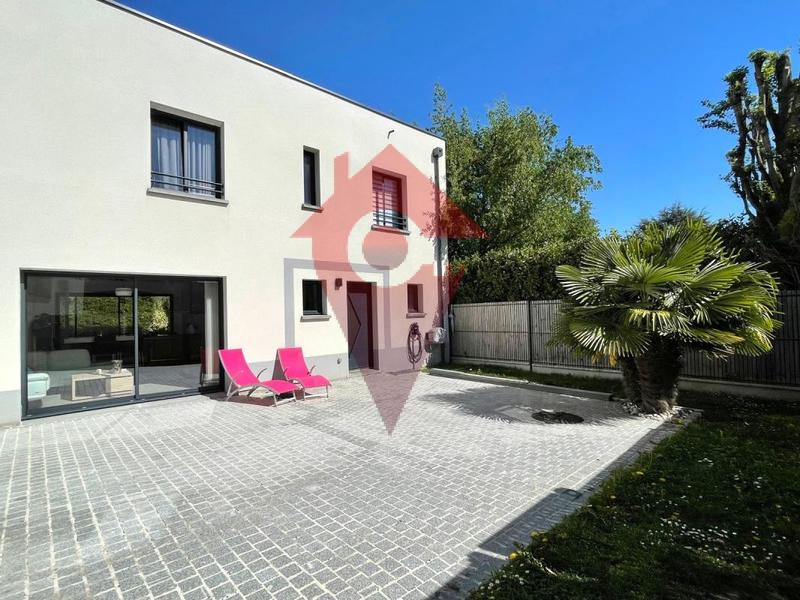 Maison - 111 m² - 4 pièces