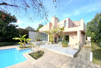 Maison - 209 m² - 6 pièces