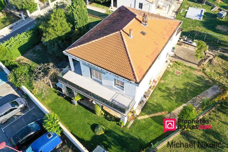 Maison - 254 m² - 10 pièces