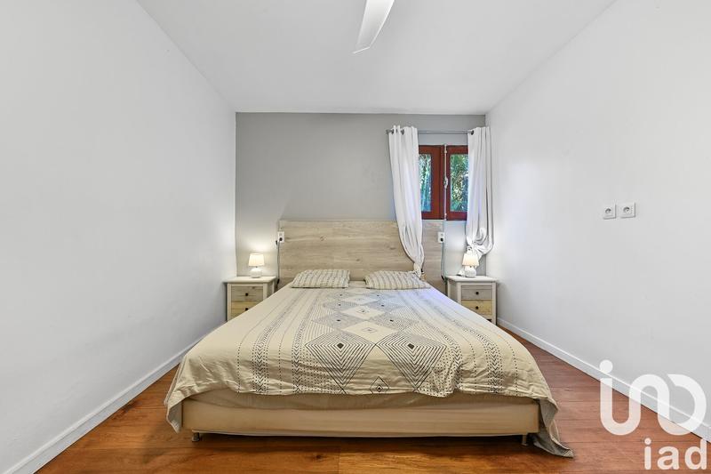 Maison - 215 m² - 9 pièces