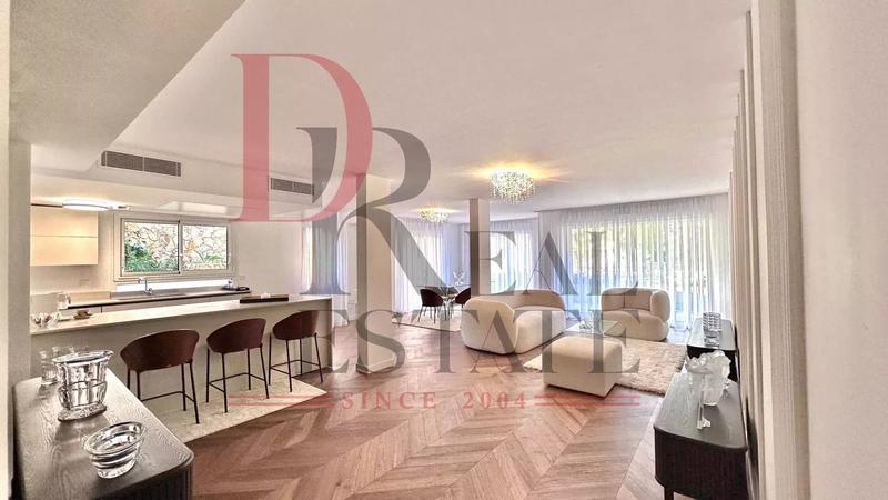 Duplex - 250 m² - 6 pièces