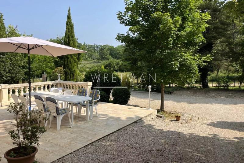 Villa - 199 m² - 10 pièces