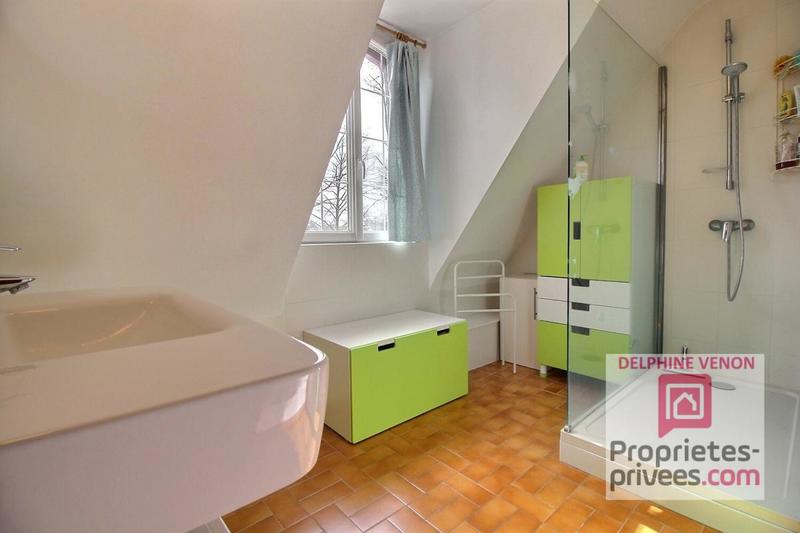 Maison - 205 m² - 7 pièces
