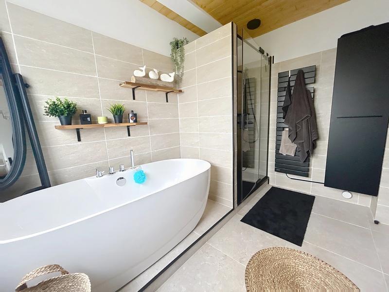 Maison - 197 m² - 8 pièces