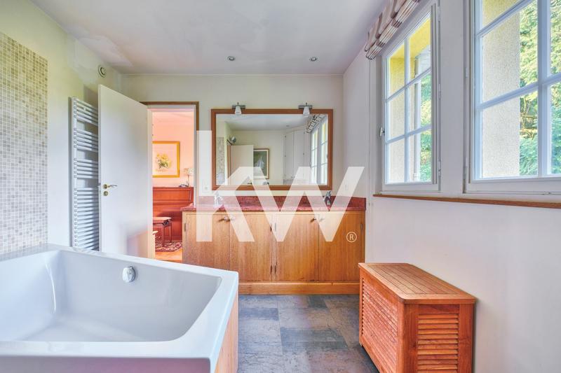 Maison - 193 m² - 9 pièces