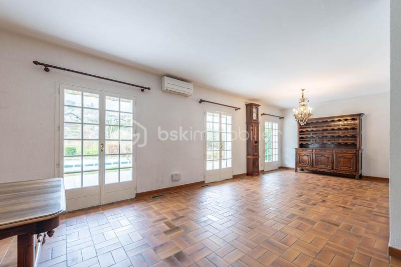 Demeure - 186 m² - 6 pièces