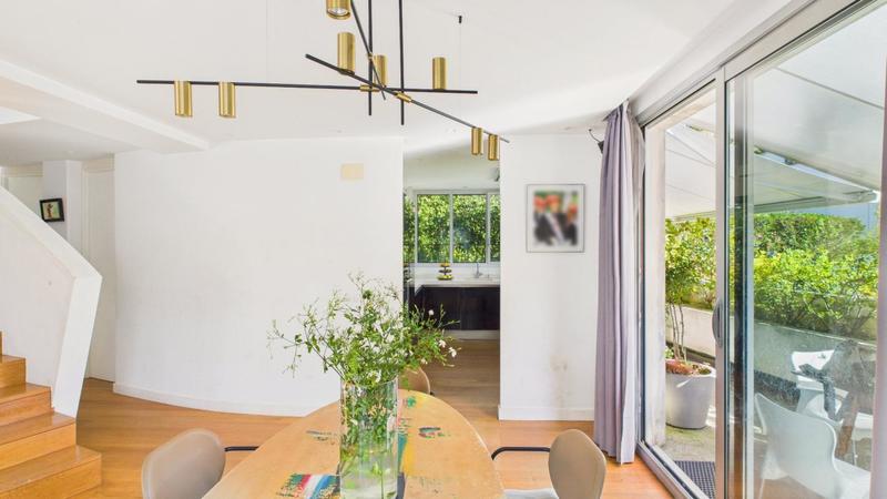 Propriété - 320 m² - 8 pièces