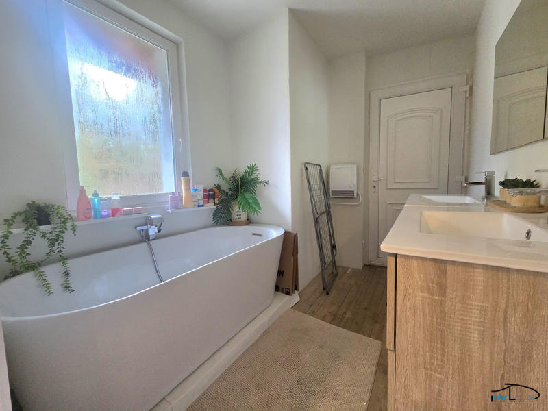 Maison - 105 m² - 4 pièces