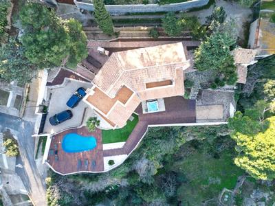 Maison - 160 m² - 5 pièces