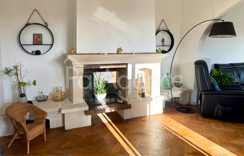 Maison - 290 m² - 9 pièces