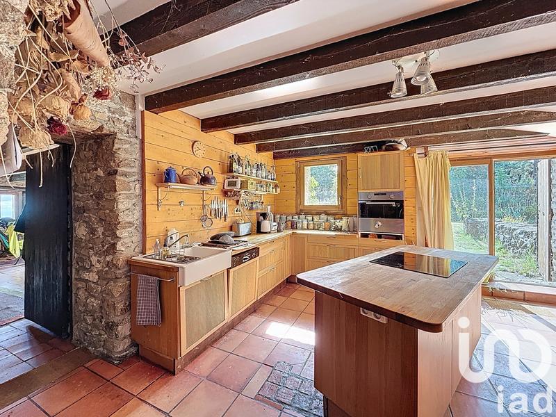 Maison - 214 m² - 7 pièces