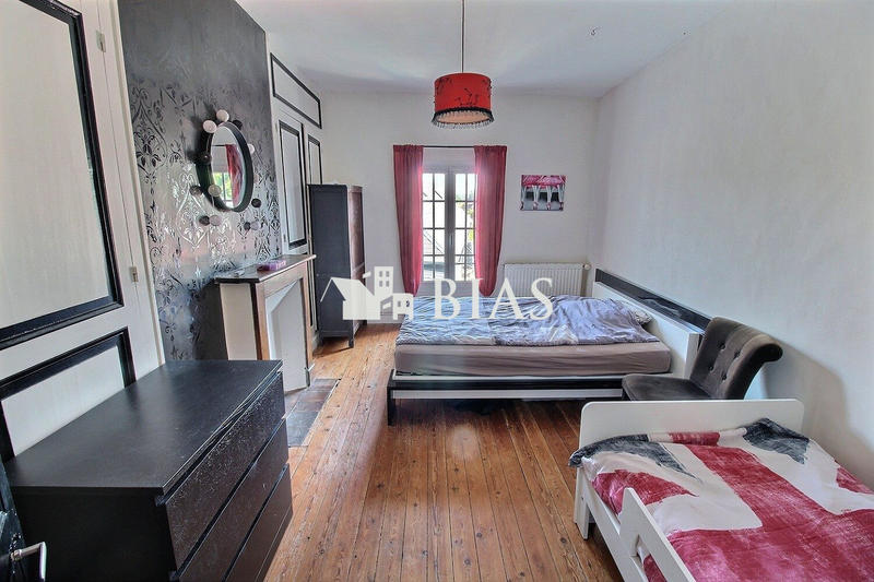 Maison ancienne - 258 m² - 15 pièces