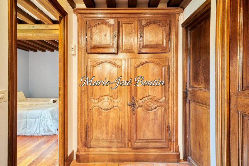 Maison - 250 m² - 9 pièces