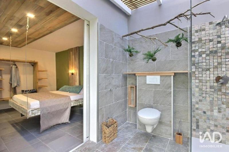 Maison - 277 m² - 8 pièces