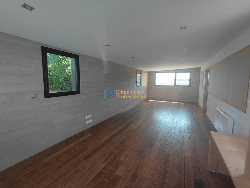 Local d'activités - 867 m²