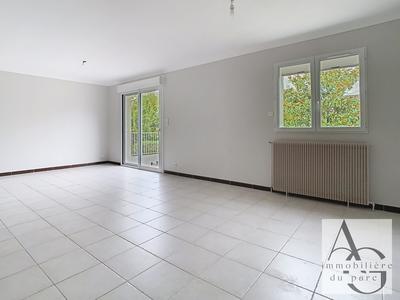 Maison traditionnelle - 81 m² - 4 pièces