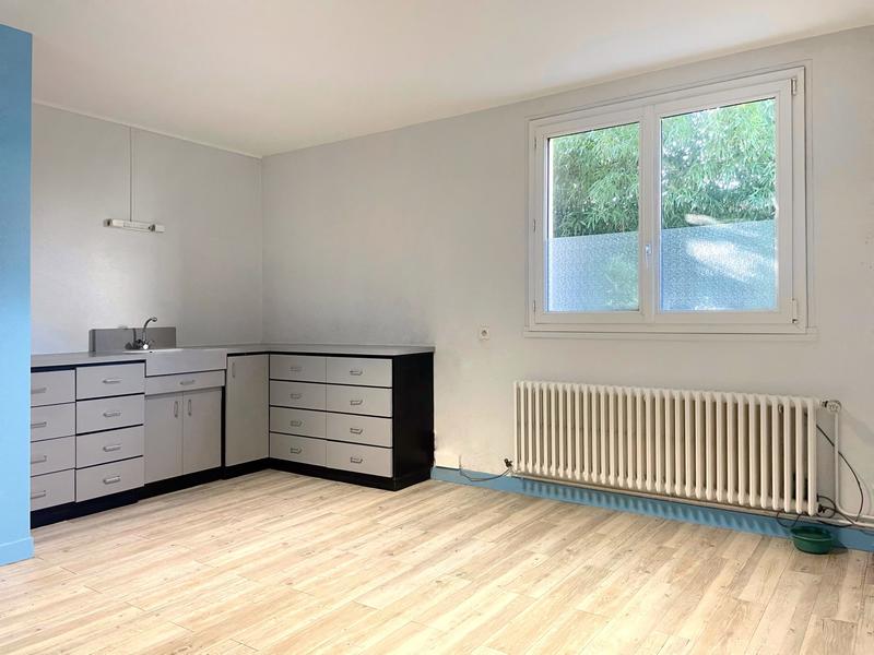 Maison - 303 m² - 12 pièces