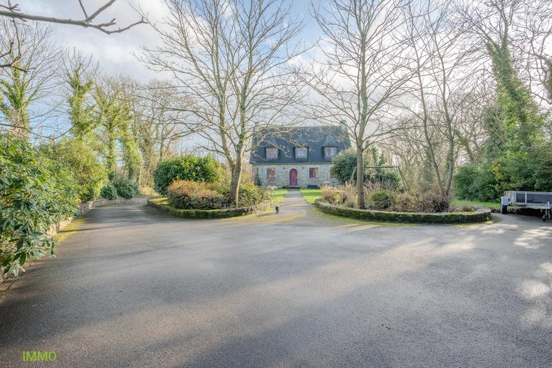 Maison traditionnelle - 150 m² - 6 pièces