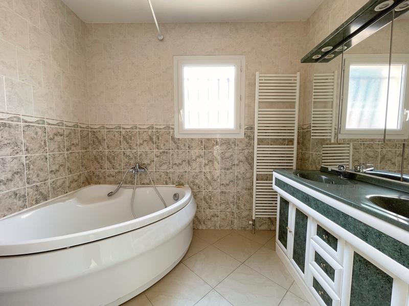 Maison - 111 m² - 6 pièces