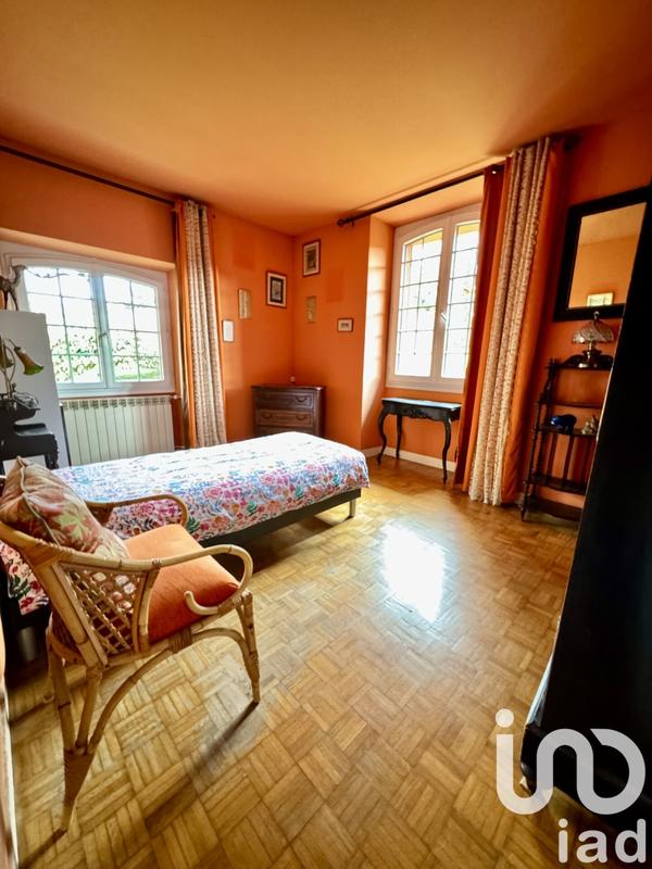 Maison - 230 m² - 8 pièces