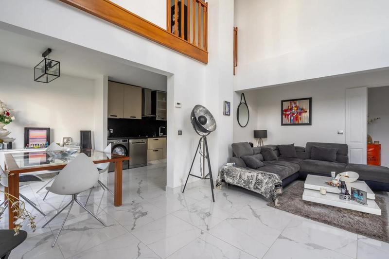 Appartement - 125 m² - 5 pièces