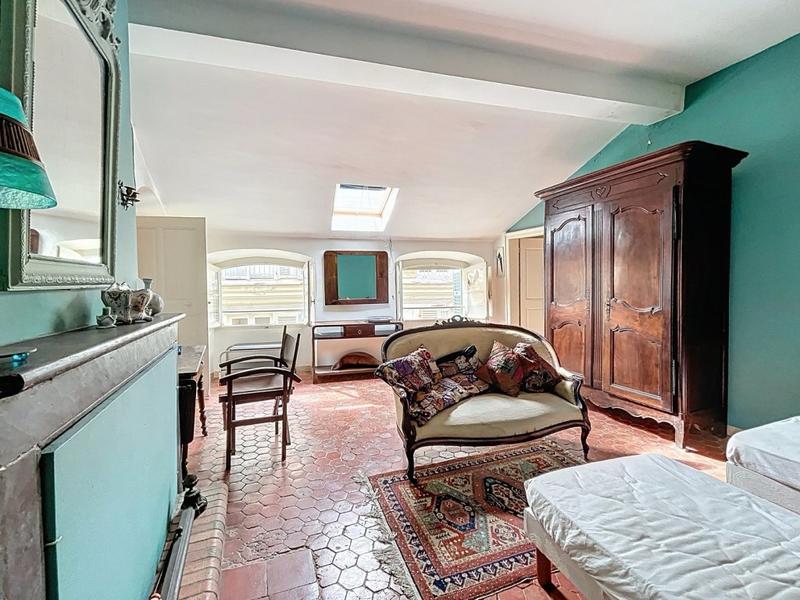 Appartement - 82 m² - 2 pièces