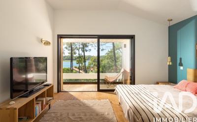 Maison - 290 m² - 8 pièces