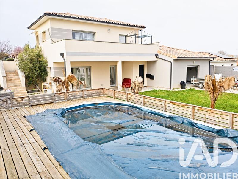 Maison - 140 m² - 5 pièces